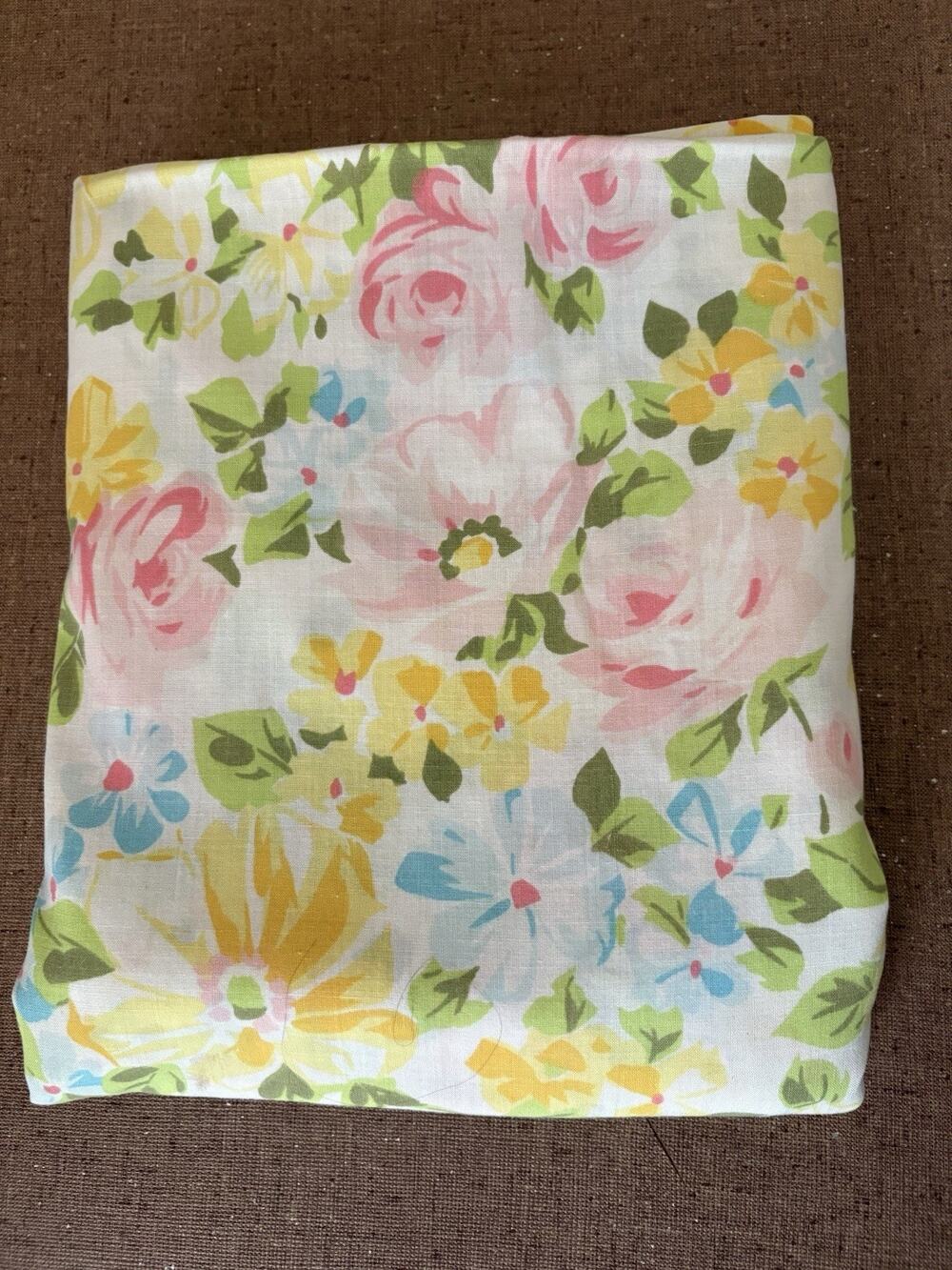 Vintage Flat Sheet Twin Size Pequot No Iron Muslin Floral Cotton Blend